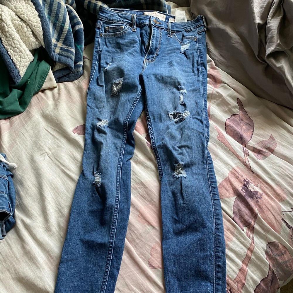 High waisted distressed Hollister jeans